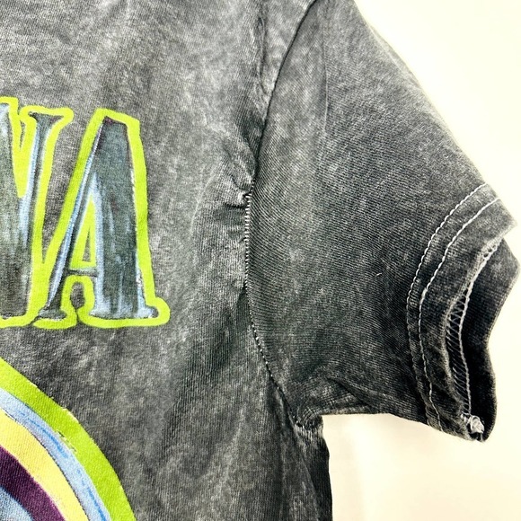 Nirvana NWOT Unisex Smile Gray Crew Neck Short Sleeve Casual T-Shirt Small - Picture 4 of 5